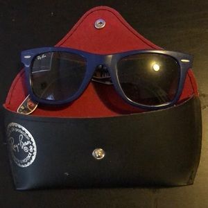 Blue Ray Ban wayfarer sunglasses
